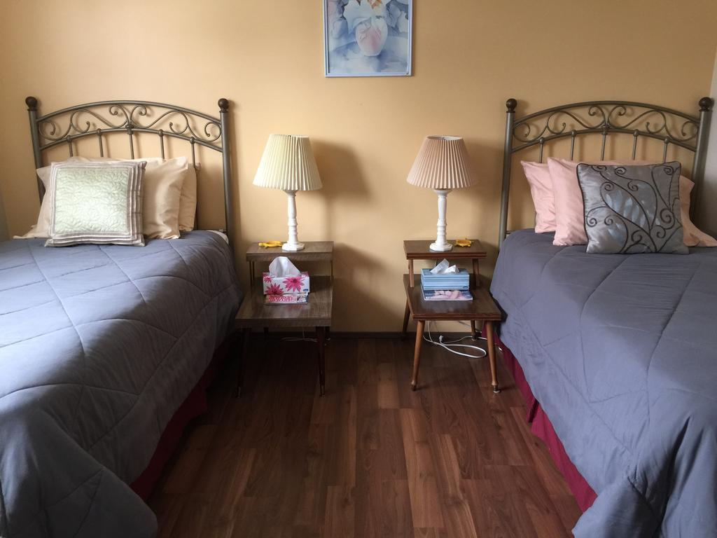 Wild Rose Bed & Breakfast サスカトゥーン 部屋 写真