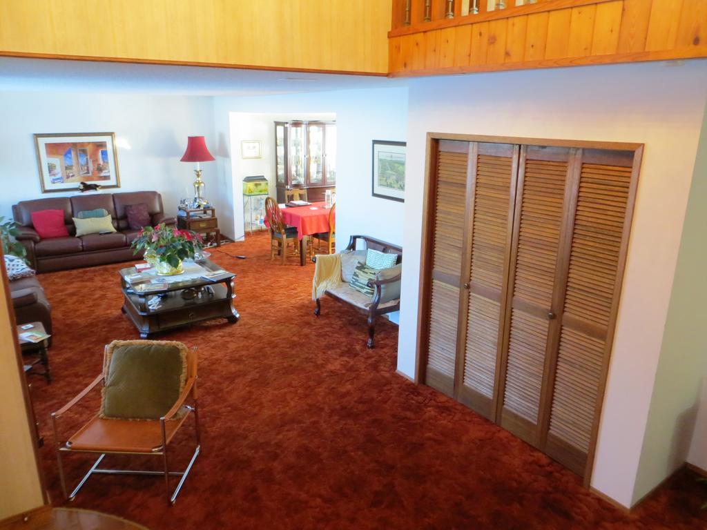 Wild Rose Bed & Breakfast サスカトゥーン エクステリア 写真